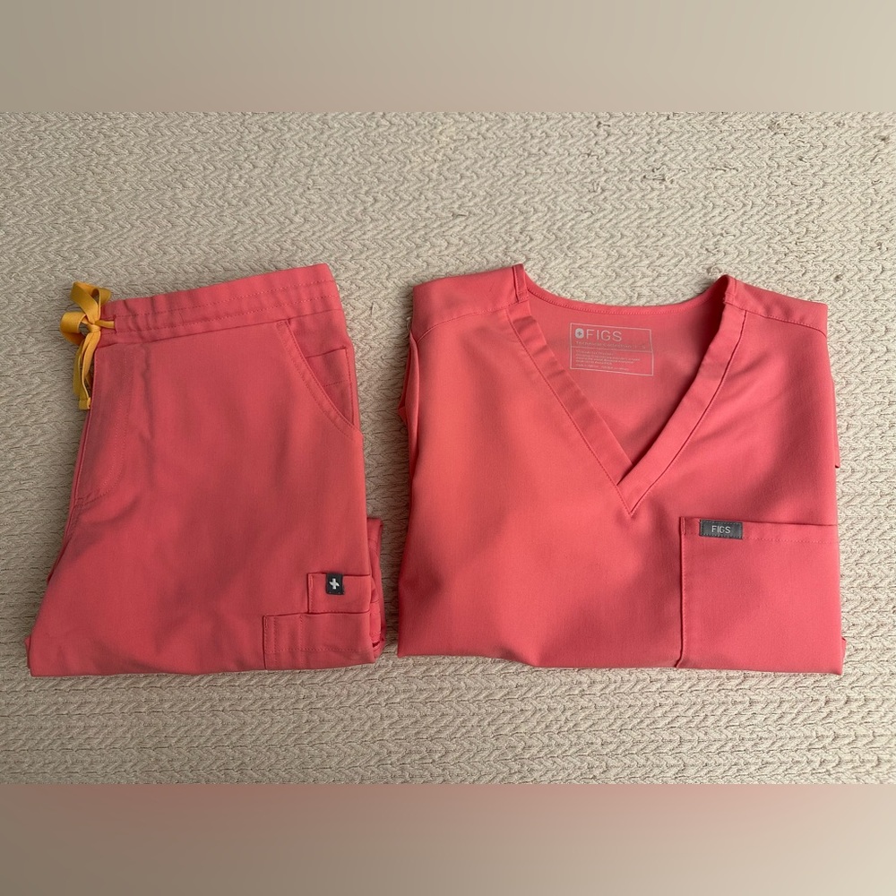 Figs scrub set